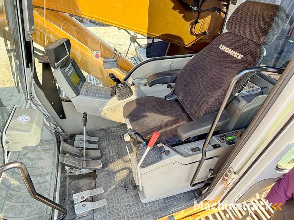 Liebherr R944C-UHD-23-m-Demolition-Hydr-UC-OilQuick