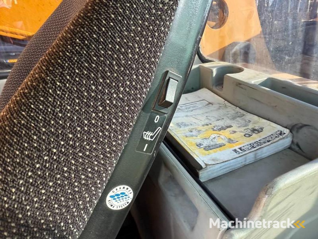 Liebherr R944C-UHD-23-m-Demolition-Hydr-UC-OilQuick