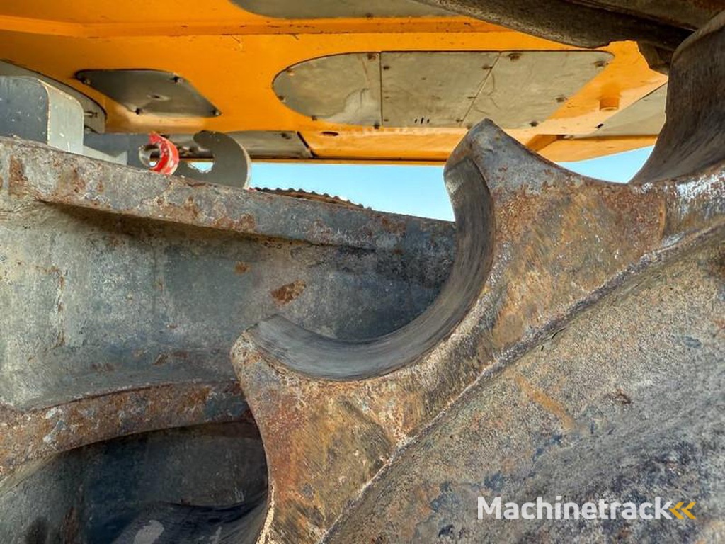 Liebherr R944C-UHD-23-m-Demolition-Hydr-UC-OilQuick