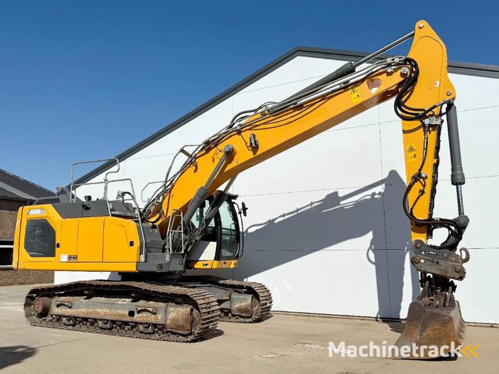Liebherr R926NLC-Oilquick-Tilting-Bucket-German-Machine
