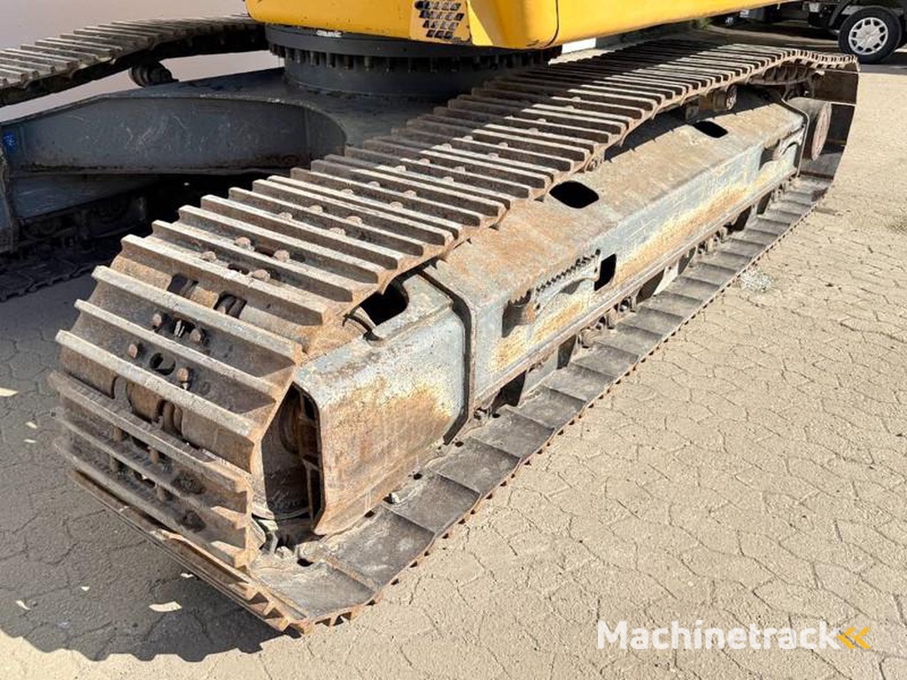 Liebherr R926NLC-Oilquick-Tilting-Bucket-German-Machine