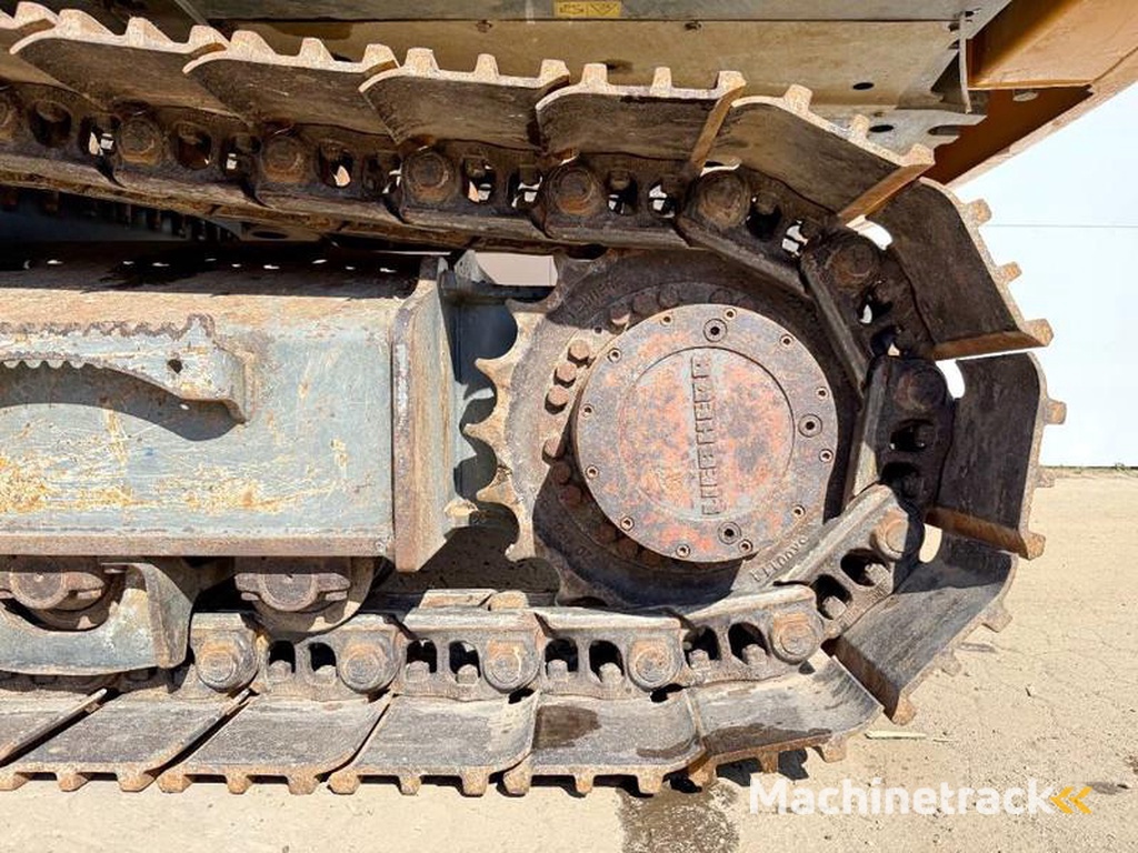 Liebherr R926NLC-Oilquick-Tilting-Bucket-German-Machine