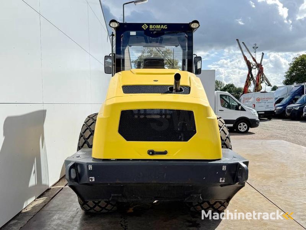 Bomag BW211