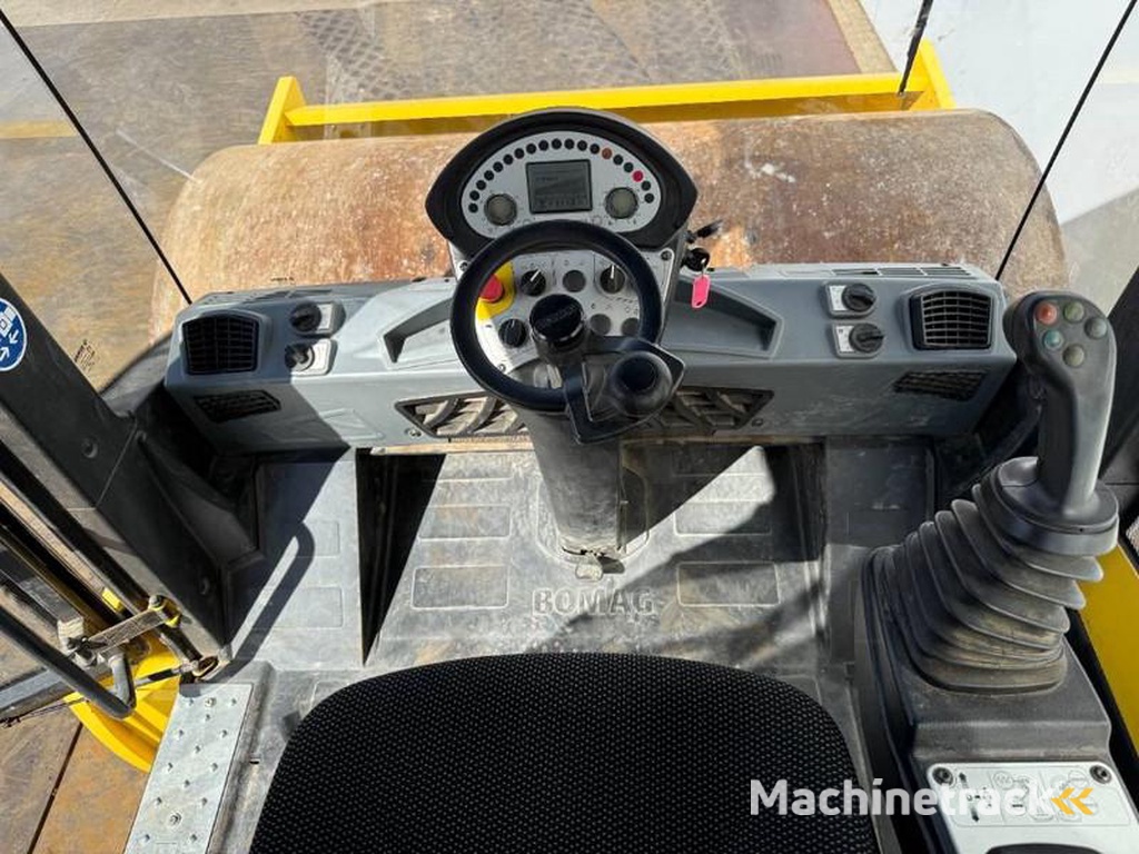 Bomag BW211