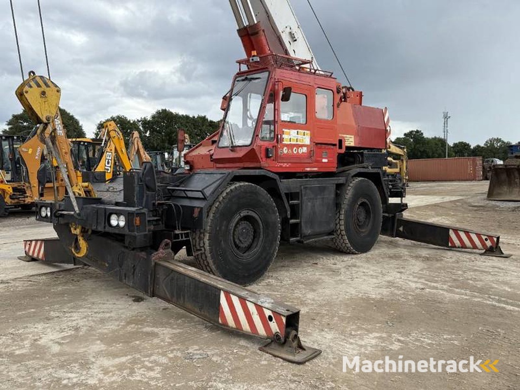 Tadano TR300E-1-4-Wheel-Steering-28.1m-Boom-12m-Jib