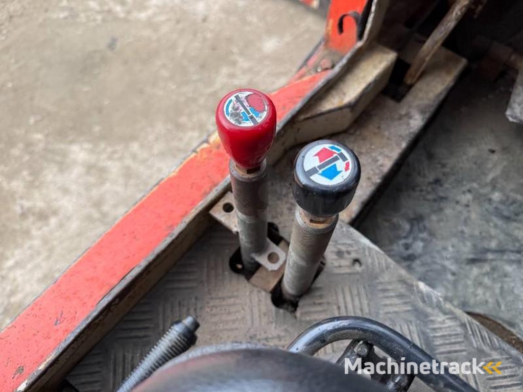 Tadano TR300E-1-4-Wheel-Steering-28.1m-Boom-12m-Jib