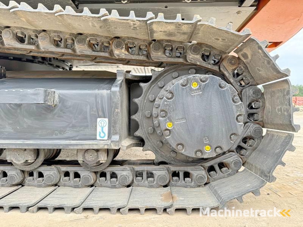 Hitachi ZX220LC-5G-2025-ULTRA-MODEL-ISUZU-ENGINE