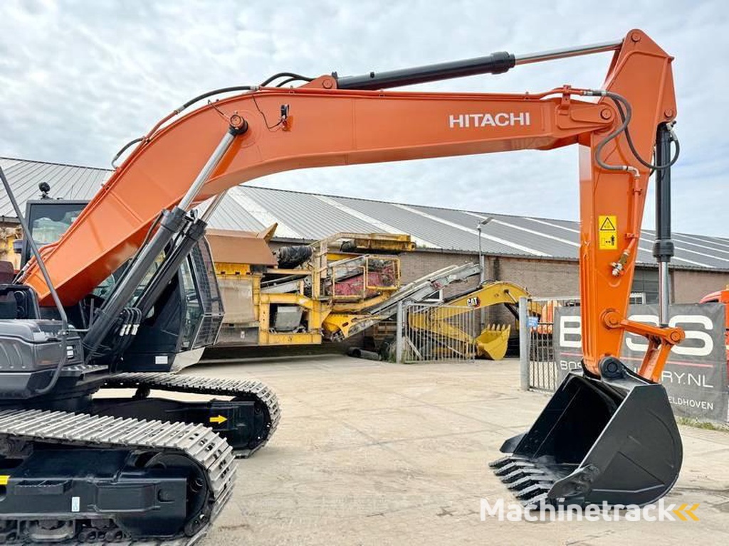 Hitachi ZX220LC-5G-2025-ULTRA-MODEL-ISUZU-ENGINE