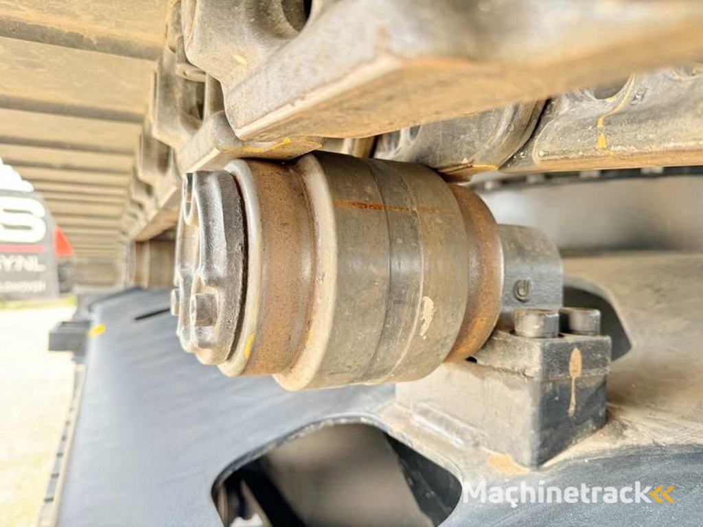 Hitachi ZX220LC-5G-2025-ULTRA-MODEL-ISUZU-ENGINE