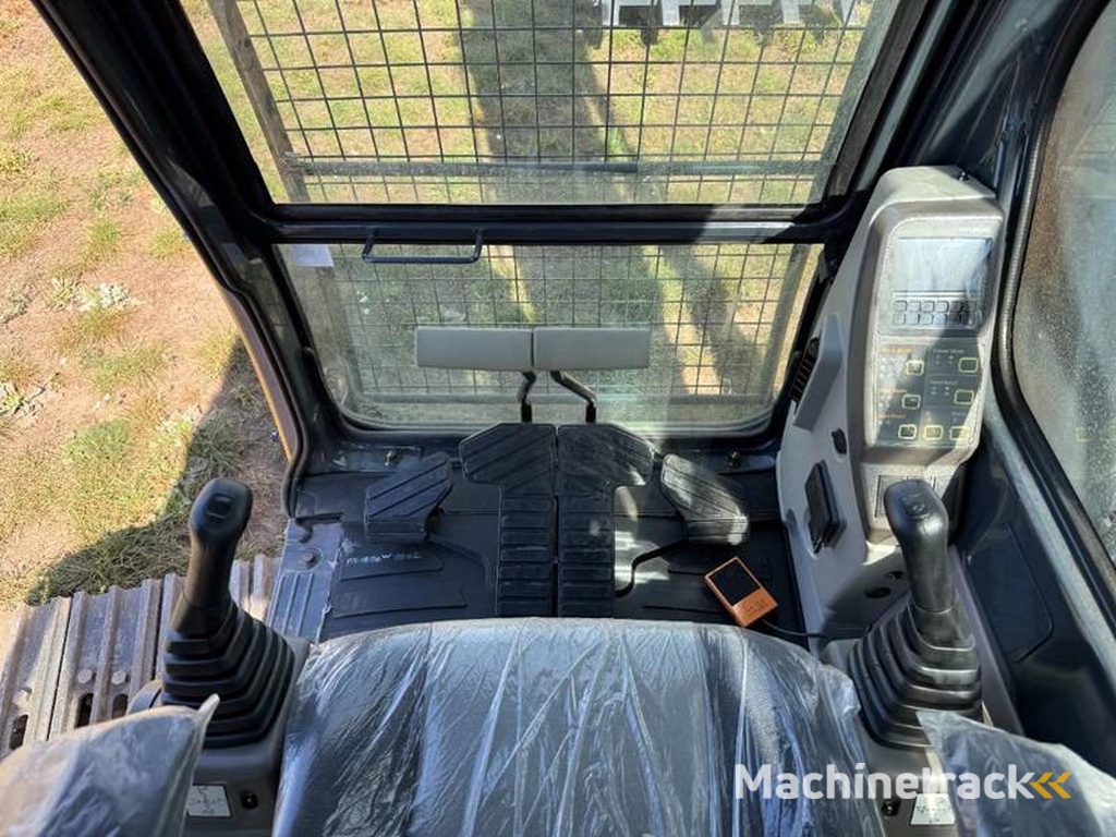 Hyundai R340L-Smart-New-Unused-Hammer-Lines