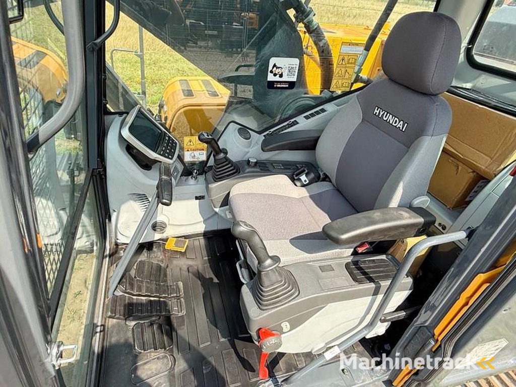 Hyundai HX360L-New-Unused-Hammer-Lines