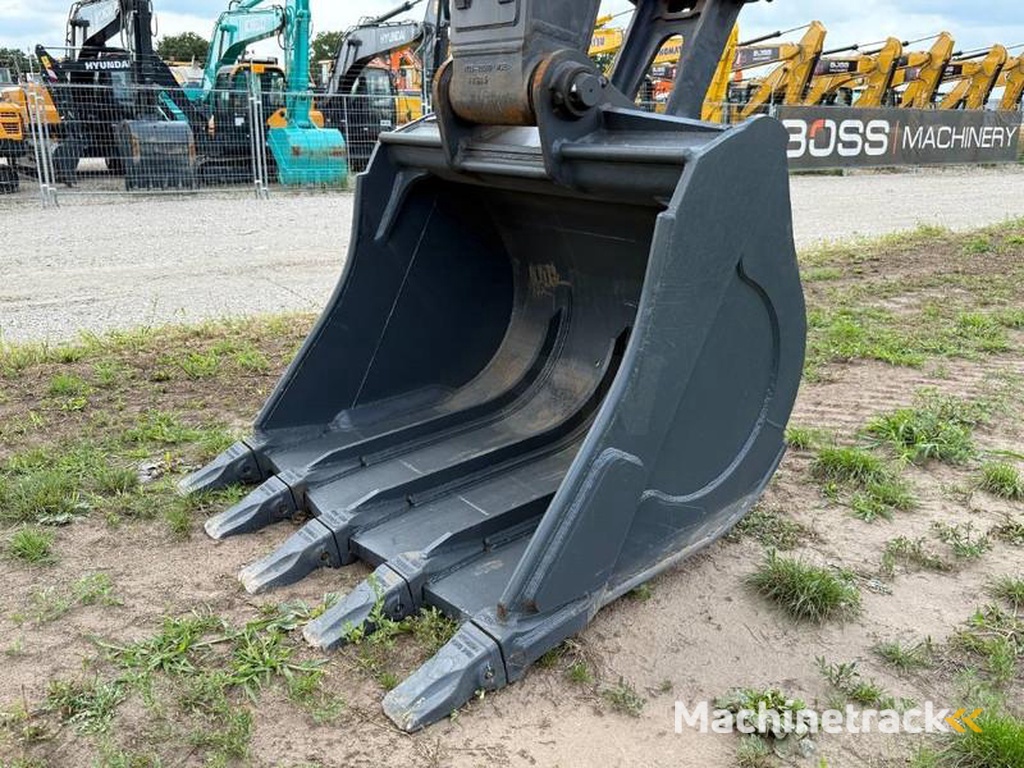 Hyundai HX360L-New-Unused-Hammer-Lines