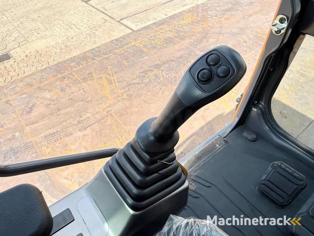 Doosan Develon-DX205-New-Unused-Hammer-Lines