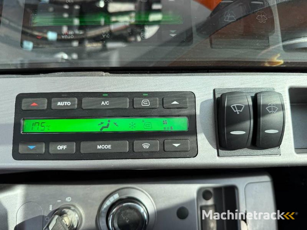 Doosan Develon-DX205-New-Unused-Hammer-Lines