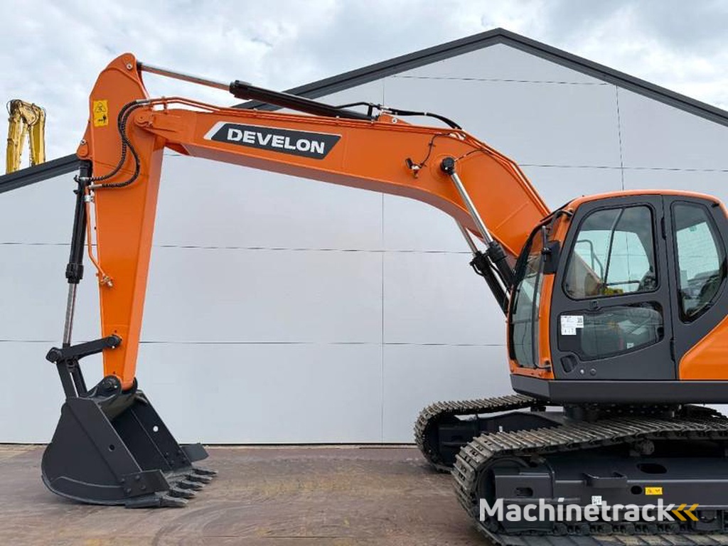 Doosan Develon-DX205-New-Unused-Hammer-Lines