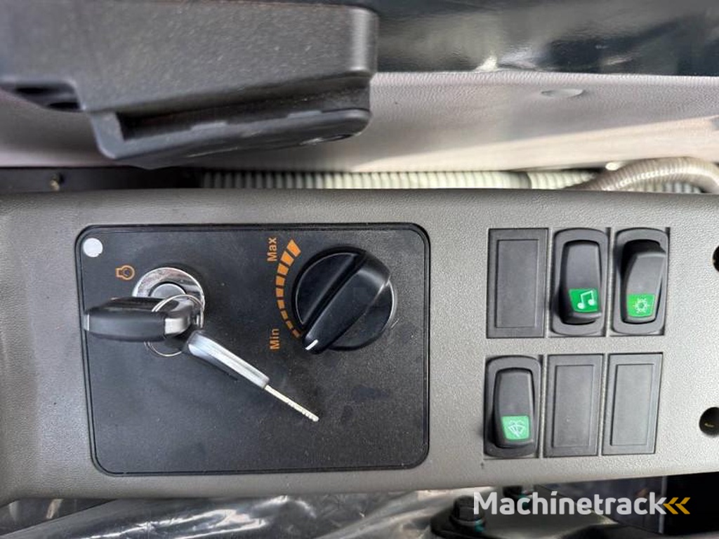 Hyundai R215L-Smart-Plus-2025-Model-New-Unused