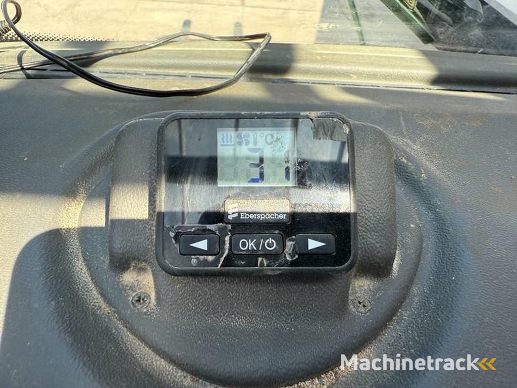 Manitou MRT2250-German-Machine-Remote-Control-4x4x4