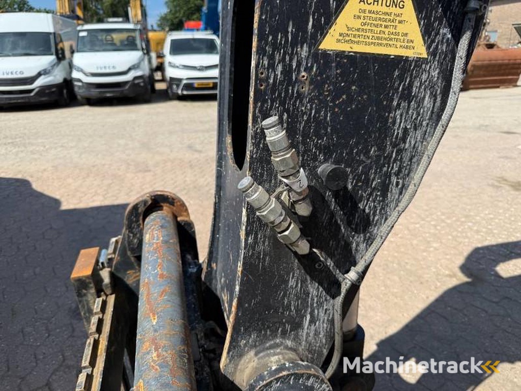 Manitou MRT2250-German-Machine-Remote-Control-4x4x4