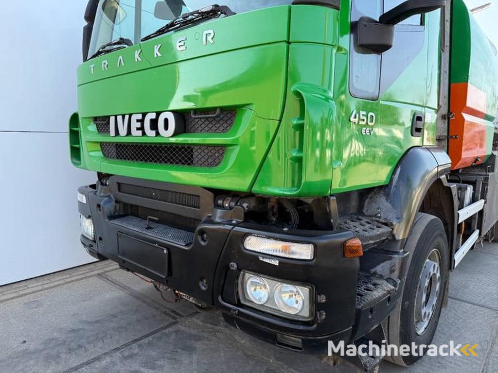 Iveco Trakker-450-EEV-Secmair-Serviroute-Bitumin