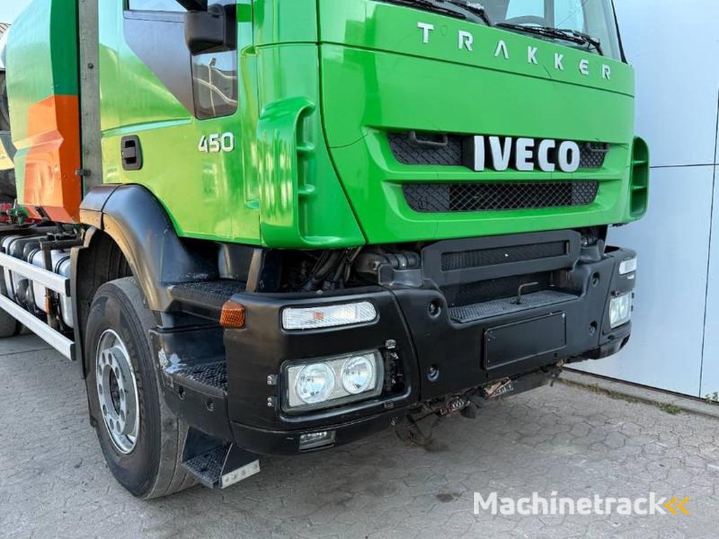 Iveco Trakker-450-EEV-Secmair-Serviroute-Bitumin