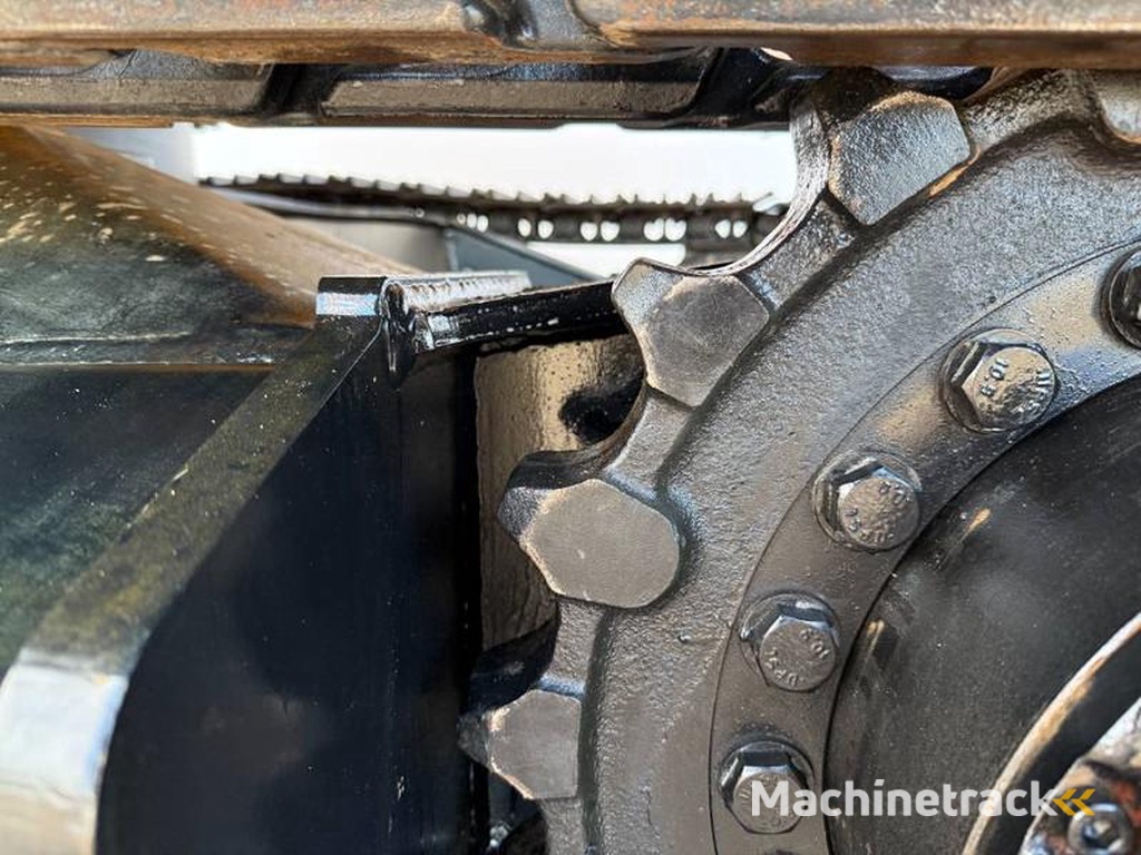 JCB 205-2025-Model-New-Unused-Hammer-Lines