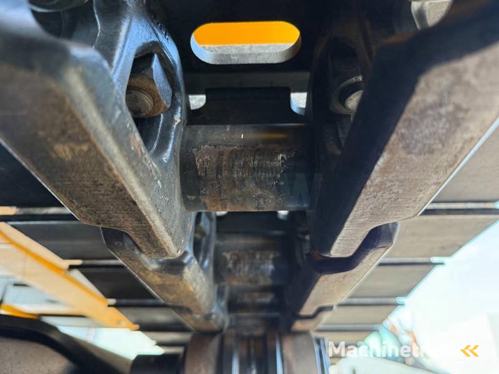 JCB 205-2025-Model-New-Unused-Hammer-Lines