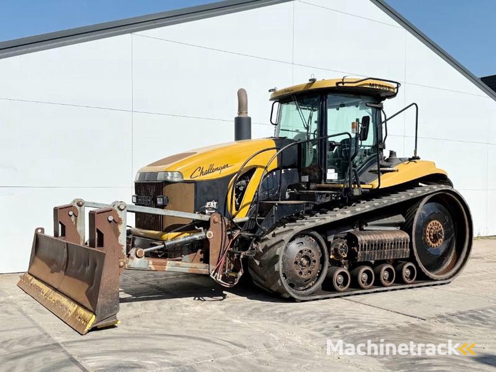 Caterpillar Challenger-MT865B-German-Machine-Front-Blade