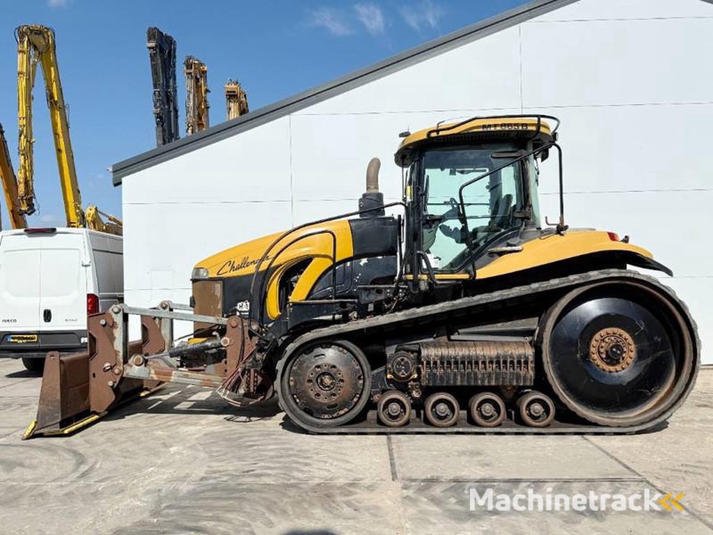 Caterpillar Challenger-MT865B-German-Machine-Front-Blade