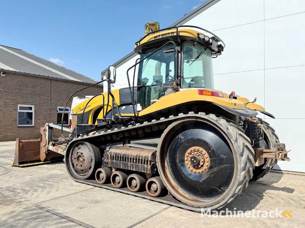 Caterpillar Challenger-MT865B-German-Machine-Front-Blade