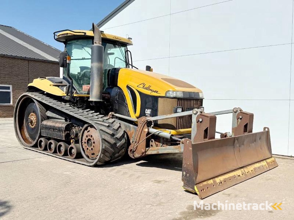 Caterpillar Challenger-MT865B-German-Machine-Front-Blade