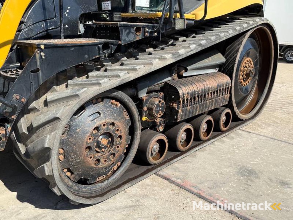 Caterpillar Challenger-MT865B-German-Machine-Front-Blade