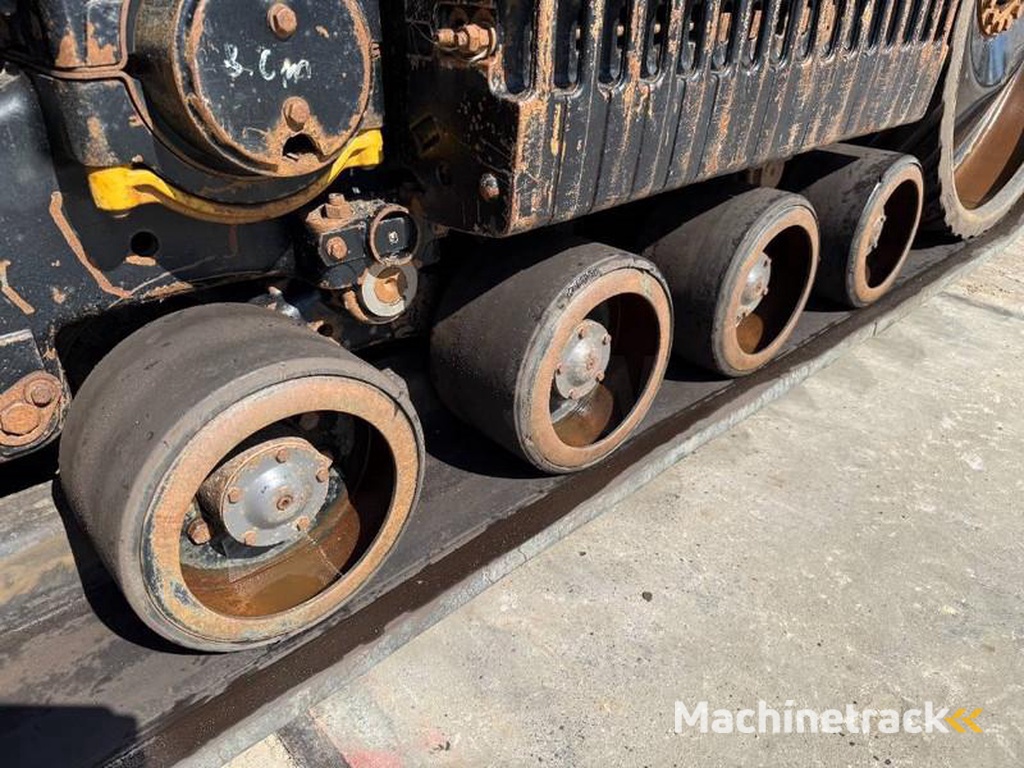 Caterpillar Challenger-MT865B-German-Machine-Front-Blade