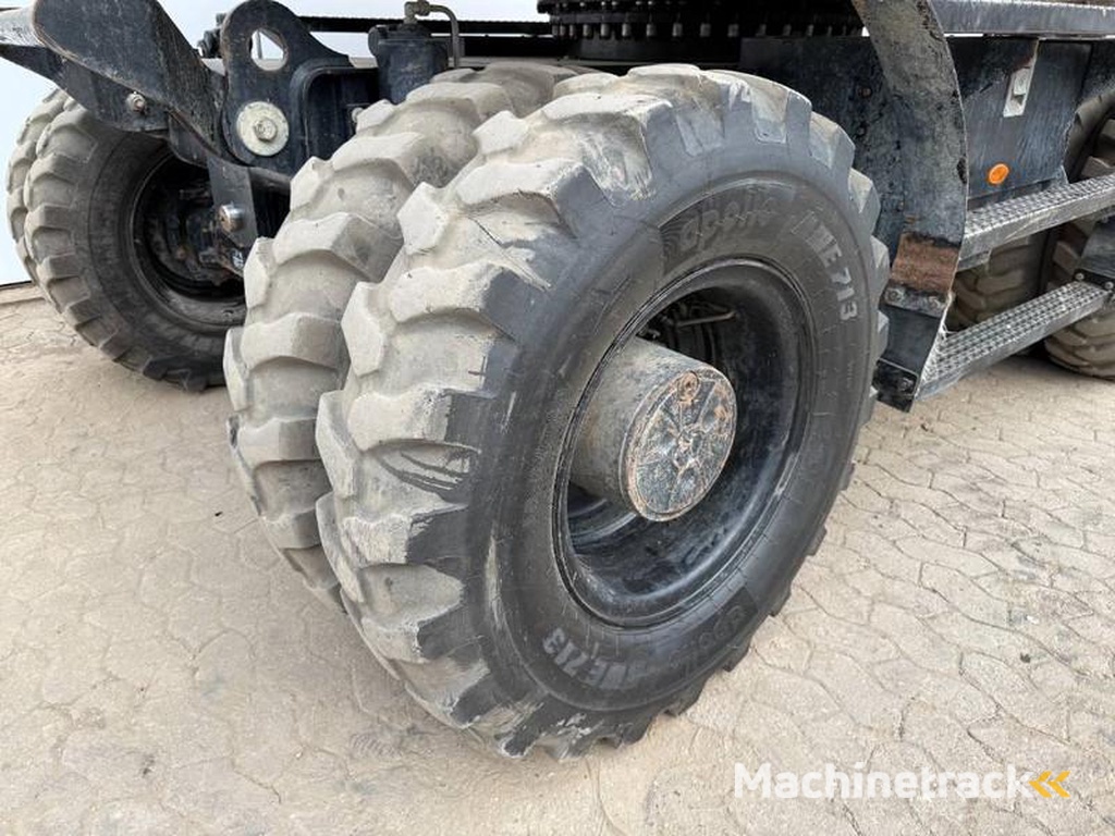 Caterpillar M314-next-gen-Triple-Boom-Automatic-Greasing