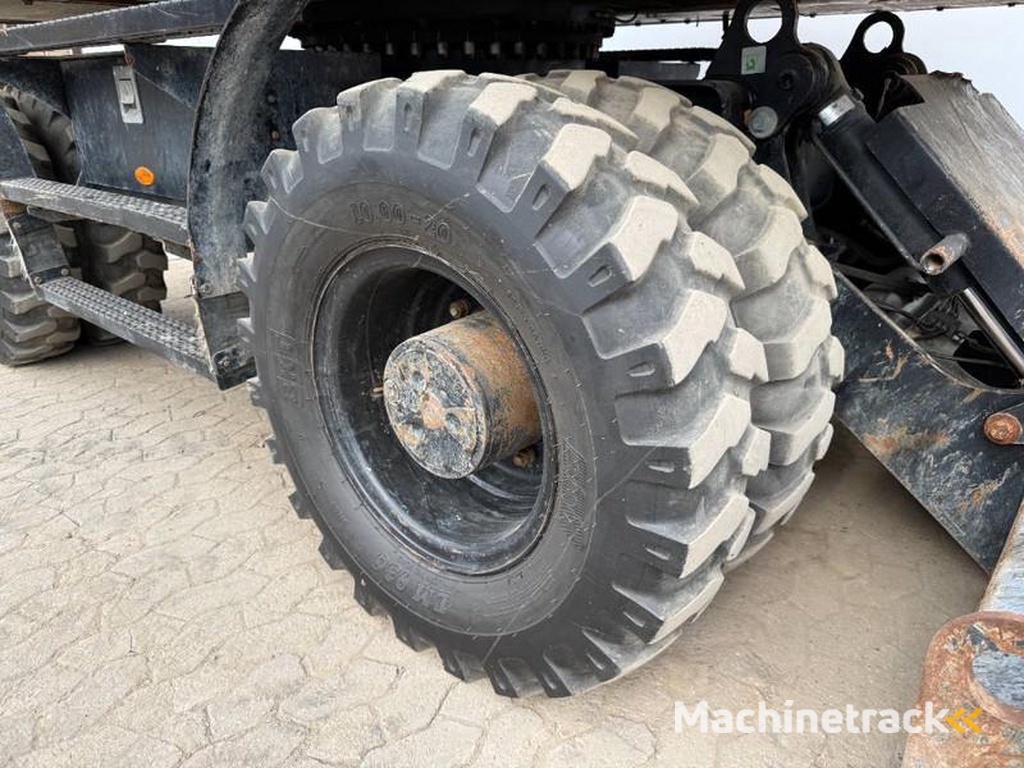 Caterpillar M314-next-gen-Triple-Boom-Automatic-Greasing