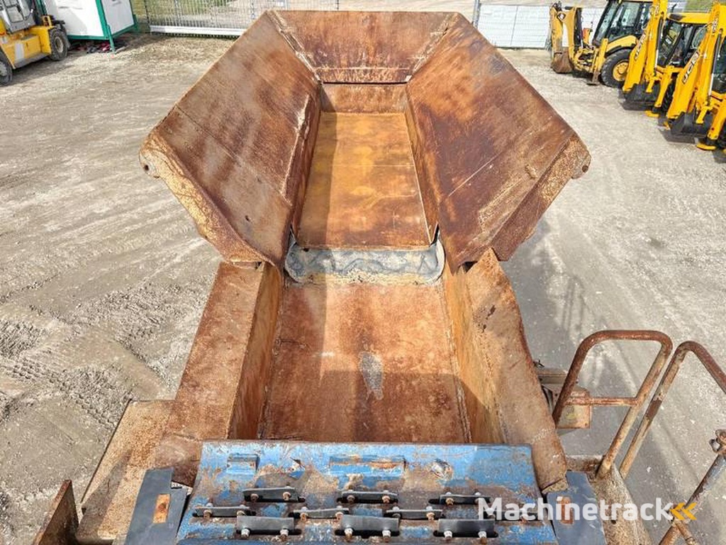 Kleemann MR110Z-EVO-Up-to-350-t-h-8m³-hopper-volume