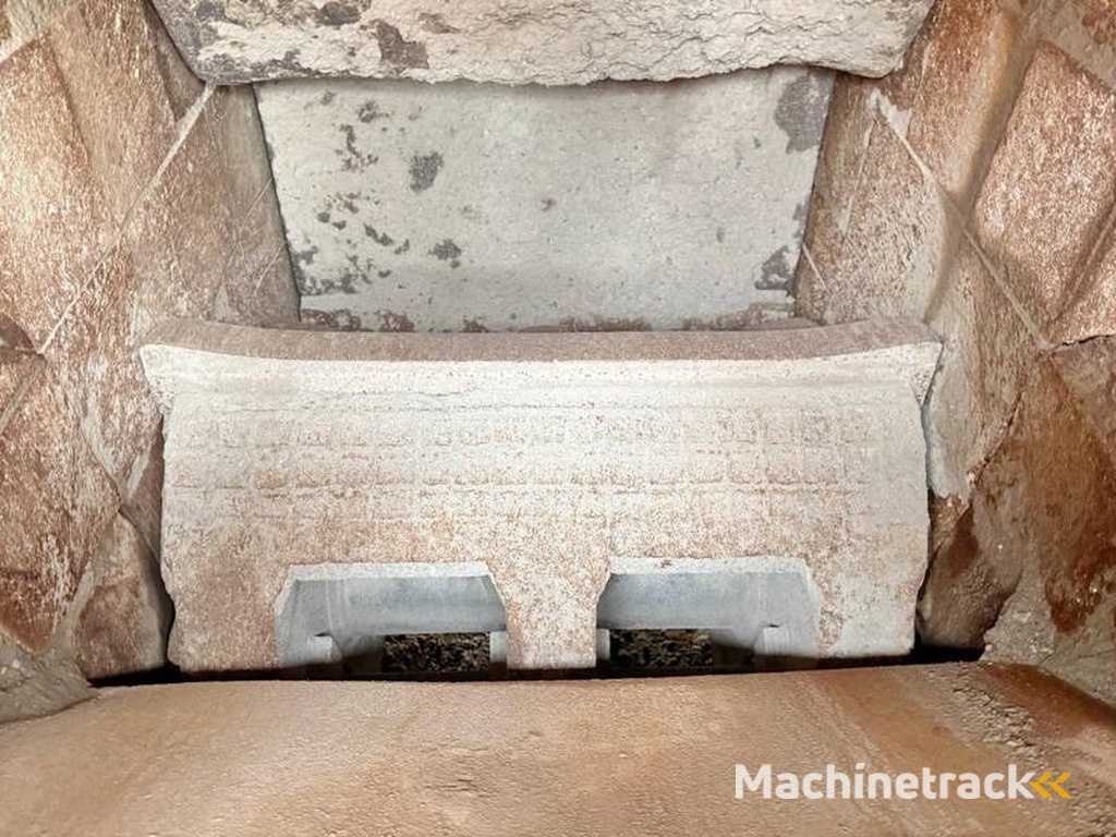 Kleemann MR110Z-EVO-Up-to-350-t-h-8m³-hopper-volume