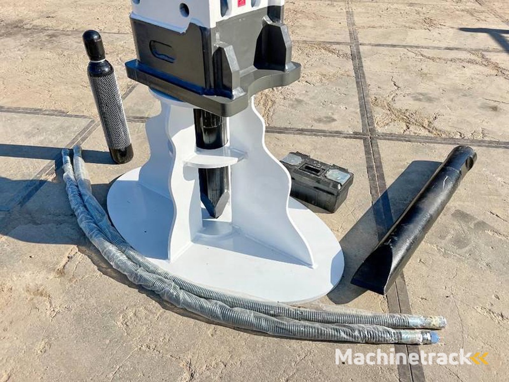 nc 3000 hammer / 27-40 Ton / Hydraulic Breaker /