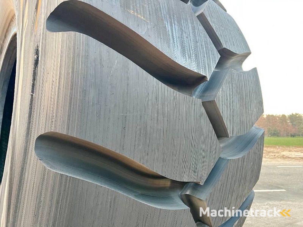 Michelin X-Mine-D2-45-65R45-Tyre-x-2