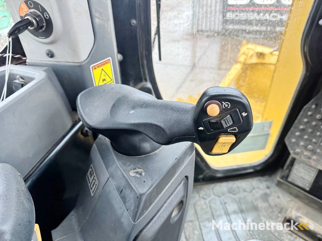 CAT D6 LGP Next Gen - CAT System One / Camera