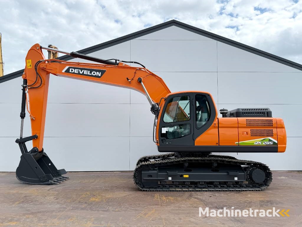 Develon Doosan DX205 - New / Unused / Hammer Lines