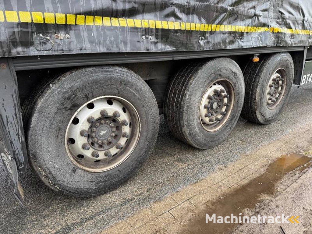 Schmitz-Cargobull SCB*S3T Drankentrailer / 3 Axles / Speed Curtain