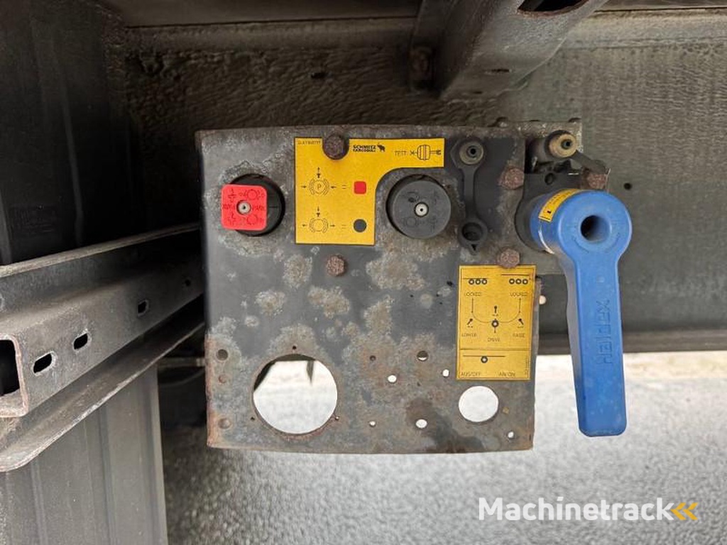 Schmitz-Cargobull SCB*S3T Drankentrailer / 3 Axles / Speed Curtain