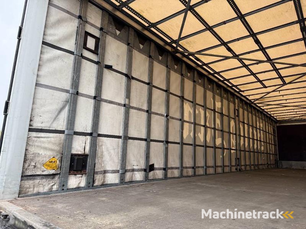 Schmitz-Cargobull SCB*S3T Drankentrailer / 3 Axles / Speed Curtain