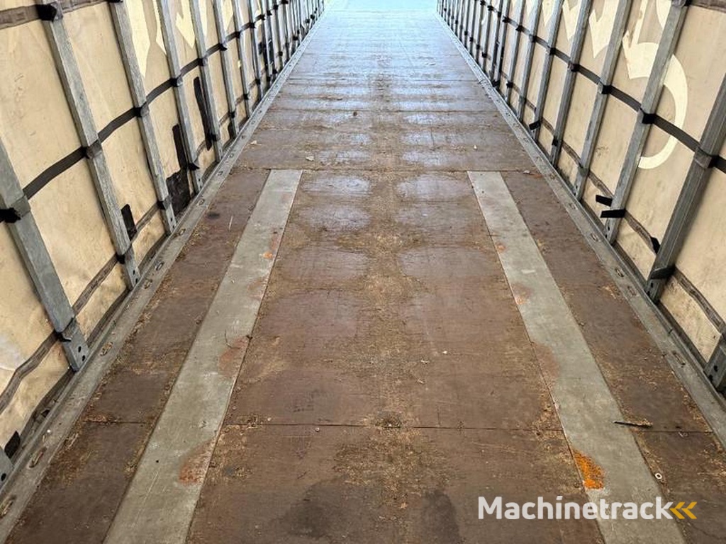 Schmitz-Cargobull SCB*S3T Drankentrailer / 3 Axles / Speed Curtain