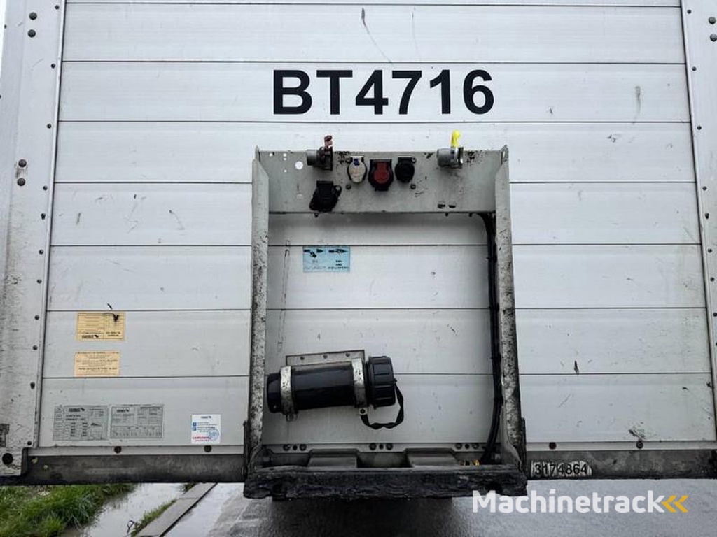 Schmitz-Cargobull SCB*S3T Drankentrailer / 3 Axles / Speed Curtain