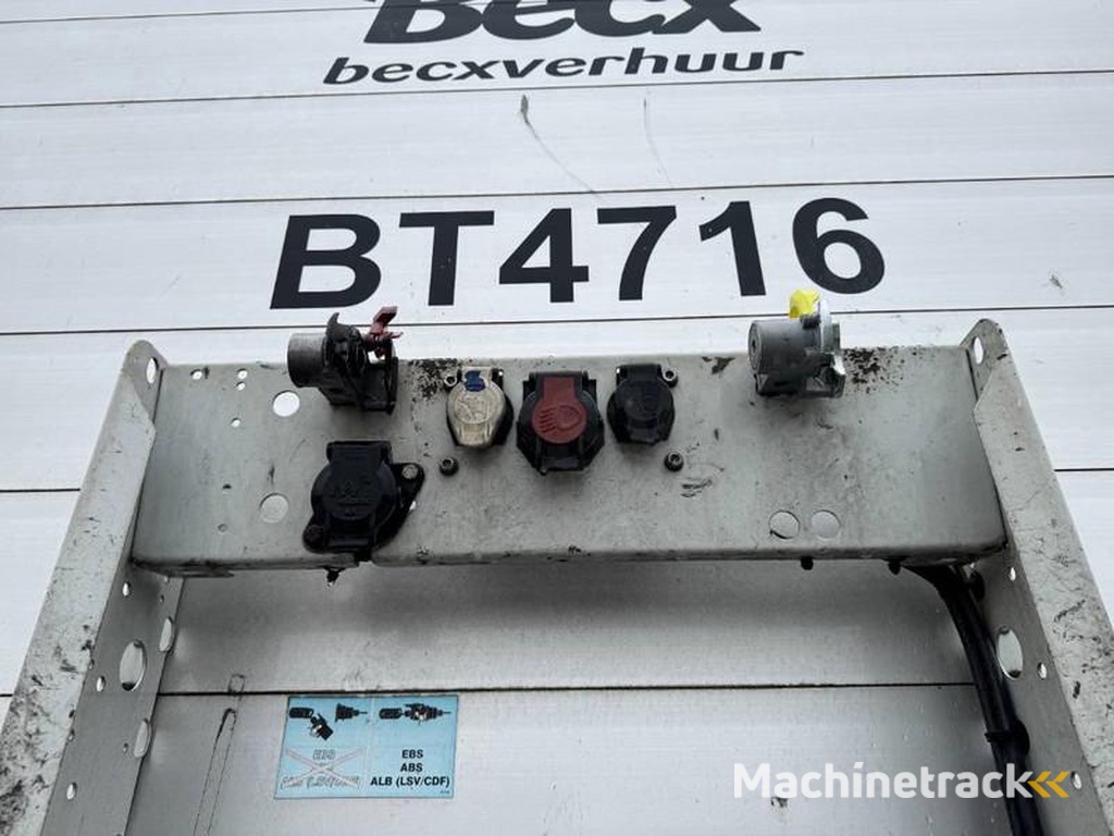 Schmitz-Cargobull SCB*S3T Drankentrailer / 3 Axles / Speed Curtain