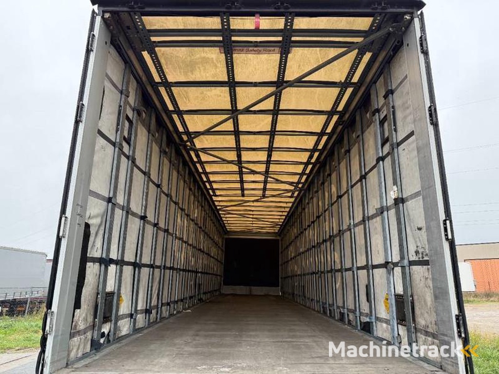 Schmitz-Cargobull SCB*S3T Drankentrailer / 3 Axles / Speed Curtain