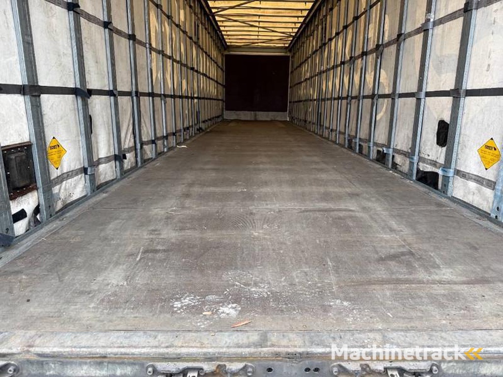 Schmitz-Cargobull SCB*S3T Drankentrailer / 3 Axles / Speed Curtain