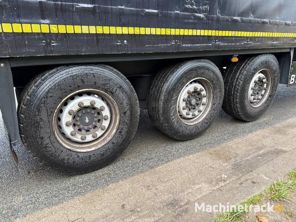 Schmitz-Cargobull SCB*S3T Drankentrailer / 3 Axles / Speed Curtain