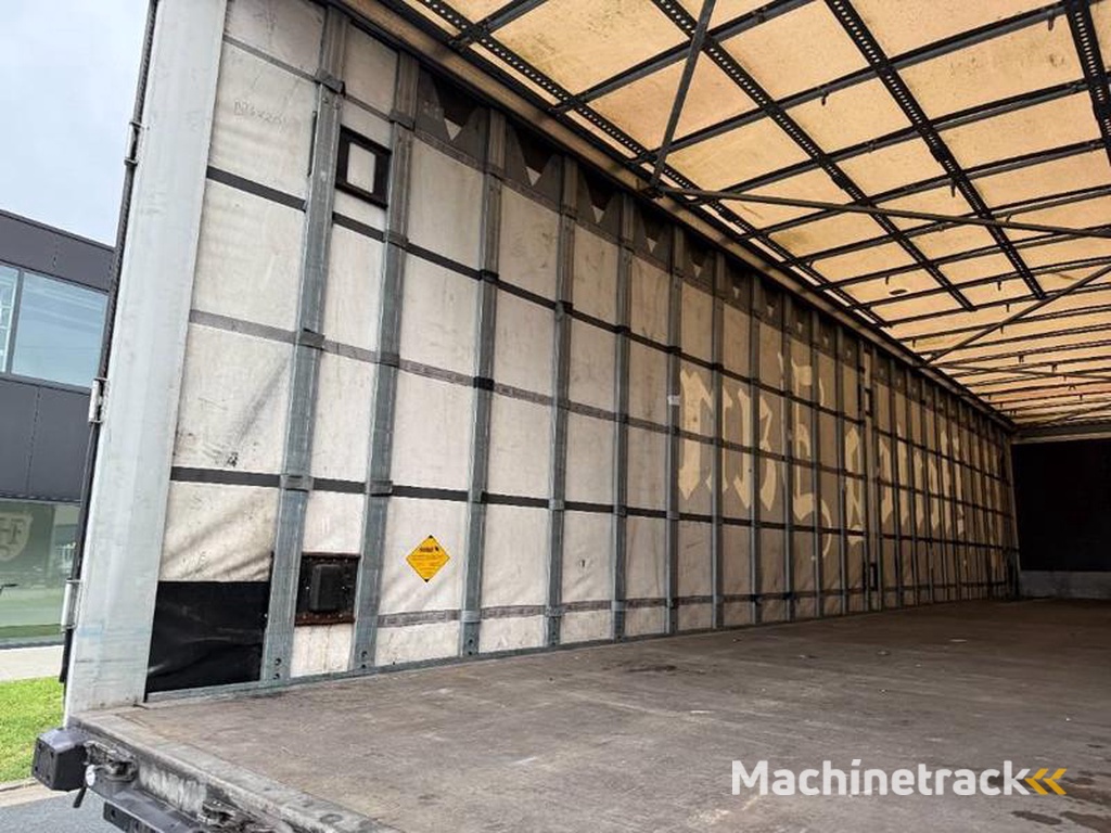 Schmitz-Cargobull SCB*S3T Drankentrailer / 3 Axles / Speed Curtain